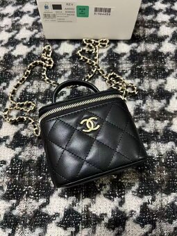 Chanel - 4