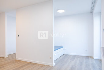 Nový 1 izbový byt 37 m2+ 4 m2 balkón, výťah + parking, Piešť - 4