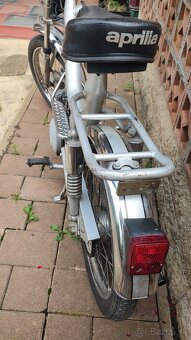 Moped Aprilia - 4