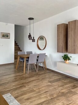 Útulný 3-izbový rodinný dom s krásnou záhradou - Rovinka - 4