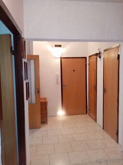 Na predaj 4 izbový byt Brezová pod Bradlom - 4