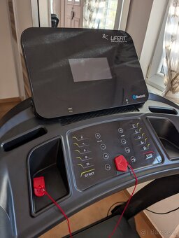 Bežecký pás LIFEFIT TM7100 - 4
