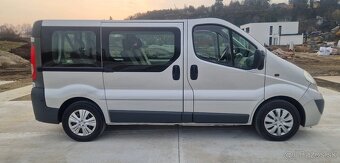 Opel Vivaro 2.5 CDTi 9 miest - 4
