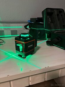 Samonivelizačný laser 16 línii Diaľkové ovládanie kufrík - 4