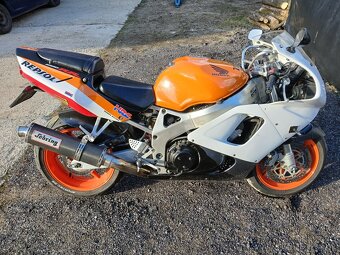Honda sc33 - 4