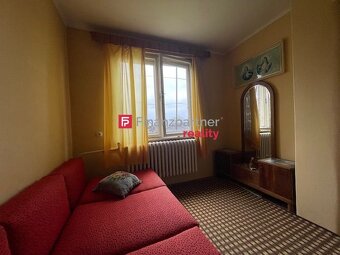 Úplna topka : veľký rodinný dom + pozemok 2200m2 + funkčný k - 4