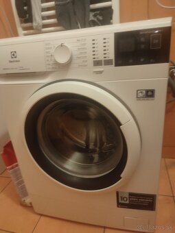 Predám automatickú práčku Electrolux perfectare - 4