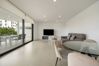 Nádherný prízemný apartmán s krásnou terasou vo Feungirole - 4
