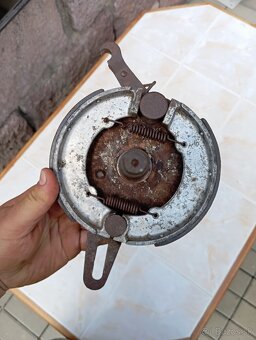Predám štít kolesa na Jawa 175/250 special - 4