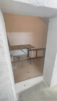 Garáž s kumbálom na Tekeľovej ulici, voľná ihneď k prenájmu - 4