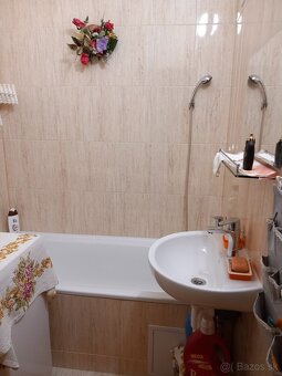 2-izb. byt (64m2) v centre mesta s balkónom a loggiou - 4