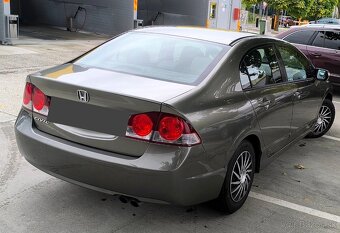 Honda civic 1.8 benzin - 4
