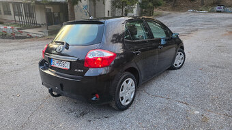 Toyota auris 2012 - 4