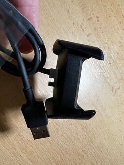 Nabíjacia stanica Fitbit Versa 2 - 4