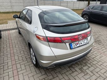 Honda Civic 1,4 - 4