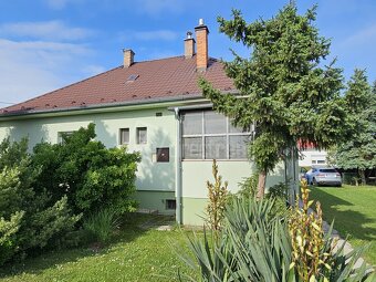 Priestranný pozemok 2052 m² so starším domom vo výbo… - 4