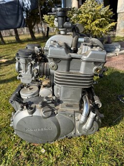 Motor z motorky Kawasaki ER-5 - 4