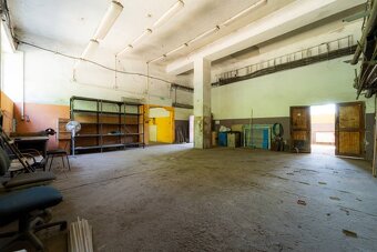 Na predaj polyfunkčný objekt na pozemku 4609 m2, TN - Zámost - 4