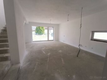 Predaj 4 izb.rod.domu v mestskej časti Strážov,252m2 -Žilina - 4