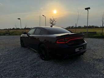 Dodge Charger 2022 - 4