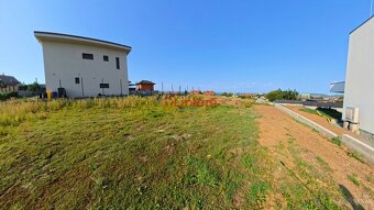 REZERVOVANÝ - STAVEBNÝ POZEMOK NA PREDAJ – Ľubotice, Ľanová  - 4