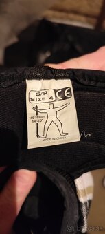 Hokejová výstroj - 4