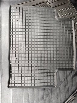 stierace, rohoze z golf 5 2009 combi, Servisna knizka pre go - 4