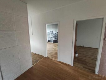 Prenajmem 3izbovy byt - 4