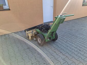 Motorový zametač - - 4