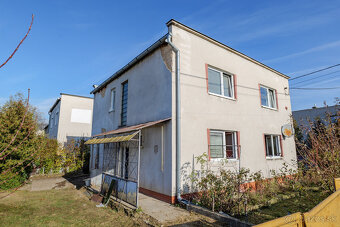 Rezervovaný - Na predaj dvojpodlažný 5-izbový rodinný dom v - 4