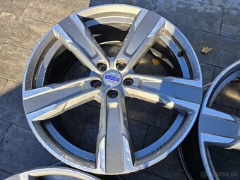 Volvo XC40,xc60,xc90,V40 - 4