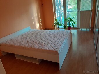 Manželska posteľ - 4