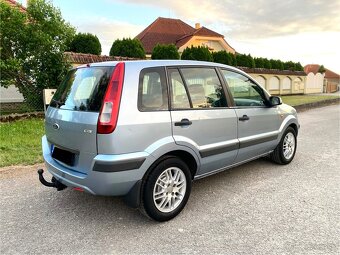 Ford Fusion - 4