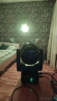 3v1 Rotačné hlavy 7x40W beam/wash/bee eye - 4