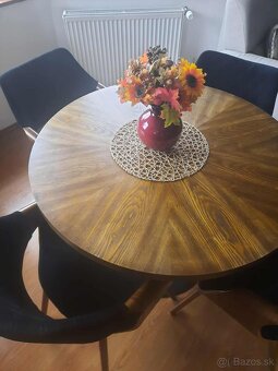 Jedálenský stôl a 4 stoličky - 4