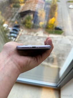 📱 Predám iPhone 11, 64 GB – fialový - 4