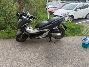 Honda Forza 300 - 4