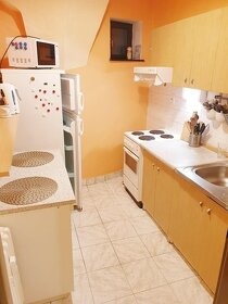 Na prenajom 2 izb. byt v centre Banskej Stiavnice - 4