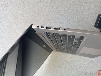 ultratenký Asus ZenBook UX303U - 4
