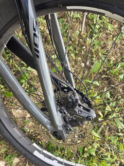 Horsky elektrobicykel celoodpruzeny ram M pneu 27,5 - 4