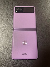 Motorola RAZR 40 ako nový - 4