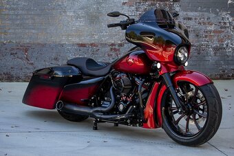HARLEY DAVIDSON FLHX CUSTOM SPECIAL AIRBRUSH - 4