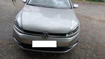 Predám Volkswagen Golf 1.0 TSI rv. 2017 105xxxkm strieborný - 4