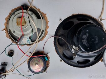 Suciastky zo starej reprobedne - 4