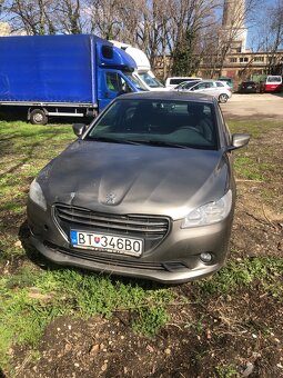 Predam Peugeot 301, automat. Pravdepodobne zadrety motor - 4