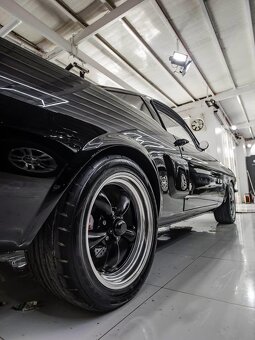 Ford mustang fastback V8 - 4