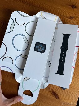 Apple Watch SE (2. generácia) 40mm Midnight - 4