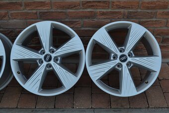 5x112 R19 Hlinikove disky Original Audi Q4 Etron - 4