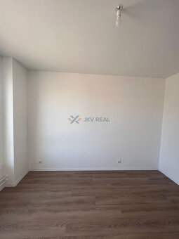 Na predaj svetlý 3-izbový byt v tichej a vyhľadávanej lokali - 4