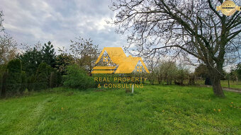 Predám stavebný pozemok v obci Trávnica - 4